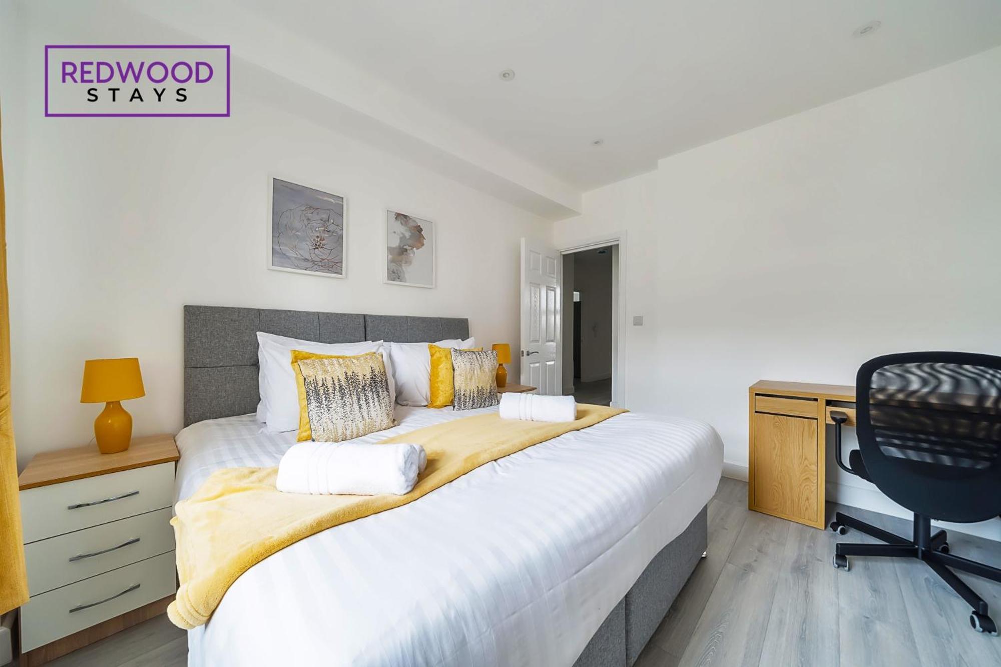 Brand New, 2 Bed 1 Bath, Modern Town Center Apartment, Free Wifi & Netflix By Redwood Stays 올더숏 외부 사진