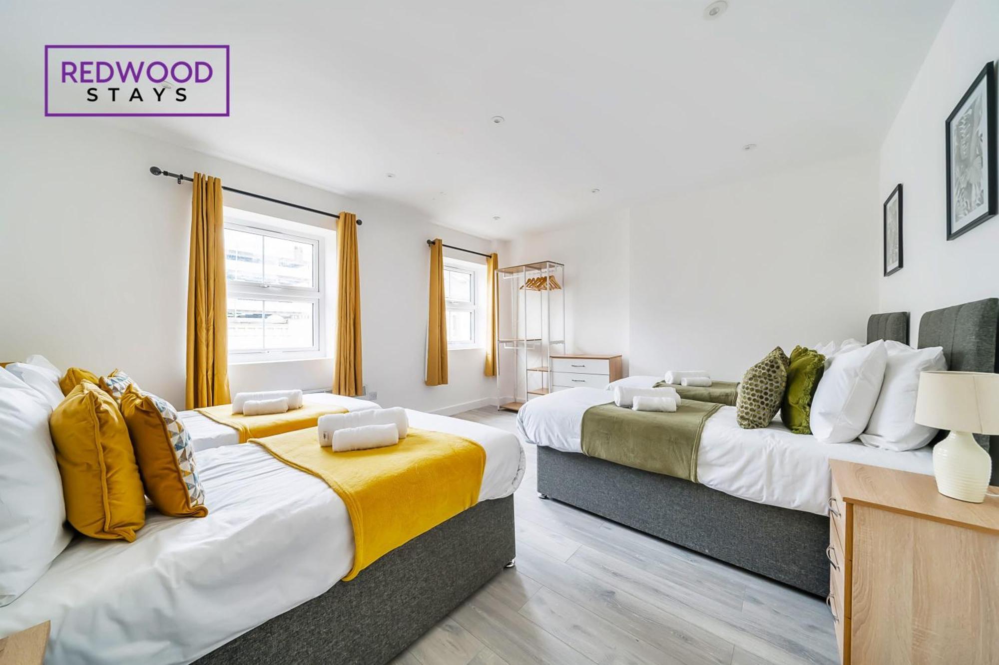 Brand New, 2 Bed 1 Bath, Modern Town Center Apartment, Free Wifi & Netflix By Redwood Stays 올더숏 외부 사진