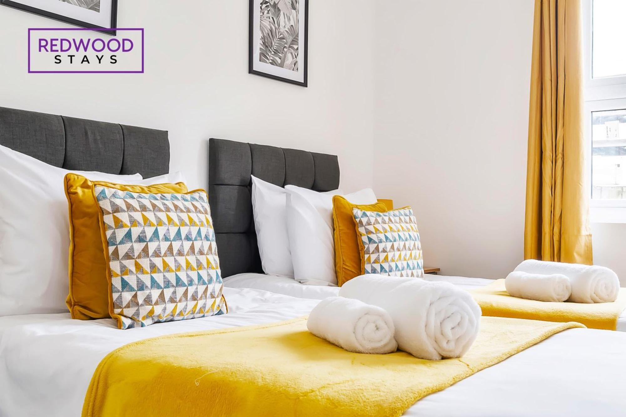 Brand New, 2 Bed 1 Bath, Modern Town Center Apartment, Free Wifi & Netflix By Redwood Stays 올더숏 외부 사진